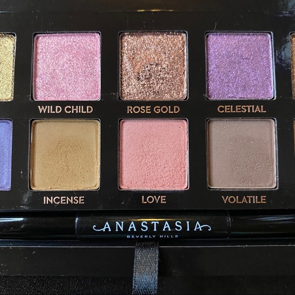 Anastasia Beverly Hills Norvina Eyeshadow Palette - Picture 4 of 8